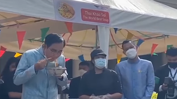 Thai PM eating
