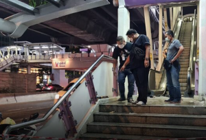 BTS Surasak escalator