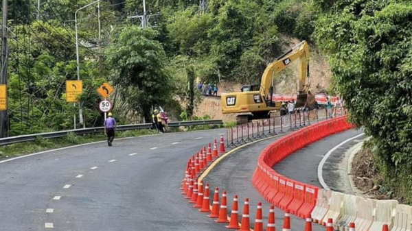 Repairs continue to Patong Hill Road