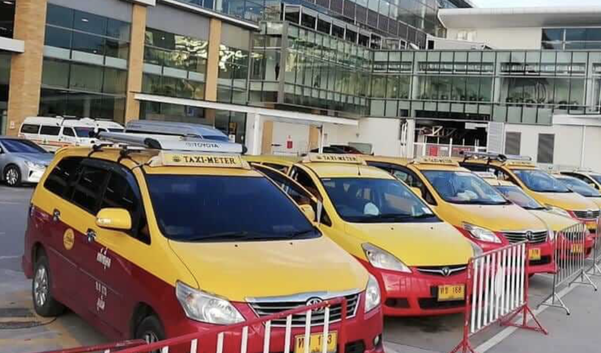 Phuket airport taxis